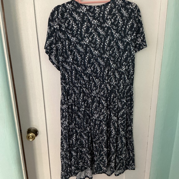 Women’s Navy Floral Short Sleeve Wrap Dress - Size 2X, NWT - Picture 4 of 4